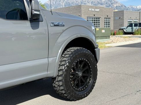 Used 2018 Ford F150 Lariat w/ Equipment Group 502A Luxury AWD/4WD image 4