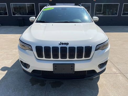 Certified 2019 Jeep Cherokee Latitude Plus AWD/4WD image 2