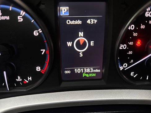 Used 2018 Toyota RAV4 XLE image 38