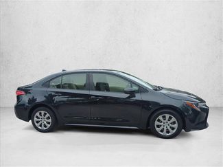 Used 2021 Toyota Corolla LE FWD video 4