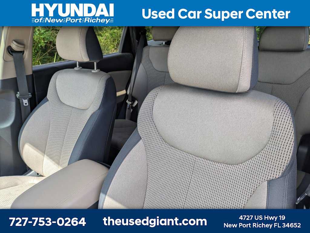 Used 2019 Hyundai Santa Fe SEL FWD image 6