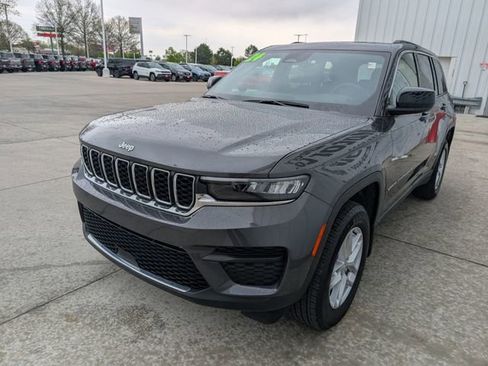 Used 2024 Jeep Grand Cherokee Laredo X w/ Luxury Tech Group I AWD/4WD image 36