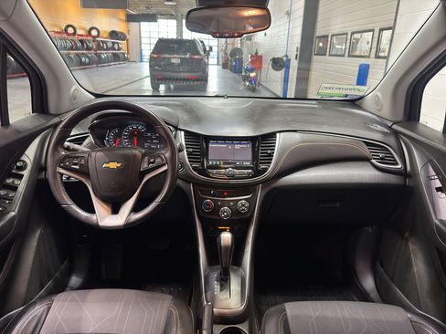Used 2022 Chevrolet Trax LT w/ Sport Edition image 12