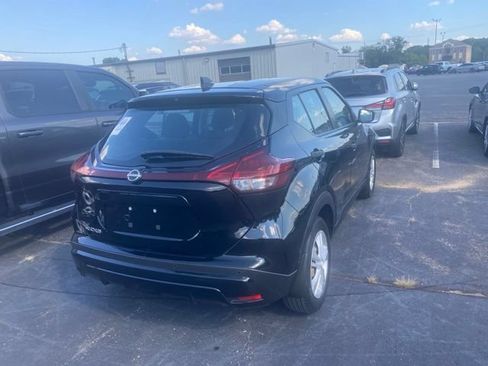 Used 2023 Nissan Kicks S FWD image 3