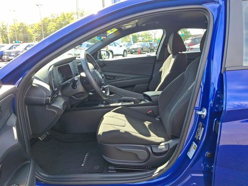 Used 2025 Hyundai Elantra Sport image 17