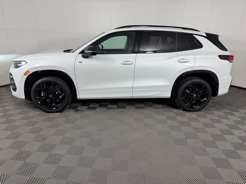 Used 2025 Volkswagen Tiguan SE R-Line AWD/4WD image 2