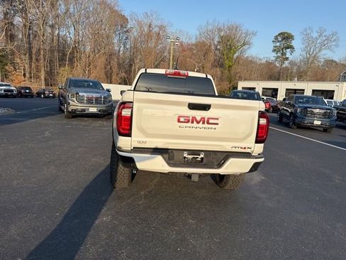 Used 2024 GMC Canyon AT4X image 20