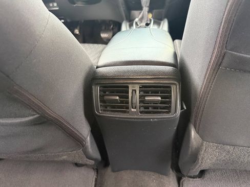 Used 2017 Nissan Rogue SV FWD image 14