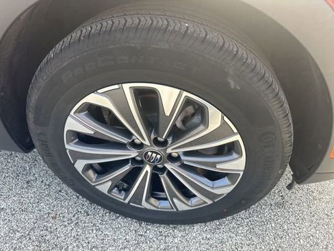 Used 2025 Buick Envision Preferred AWD/4WD image 13