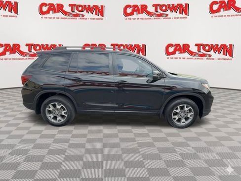 Used 2023 Honda Passport TrailSport image 18