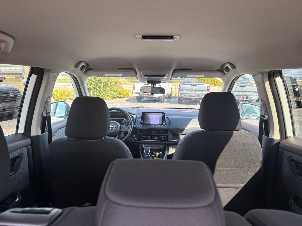 Used 2023 Nissan Rogue S AWD/4WD image 17