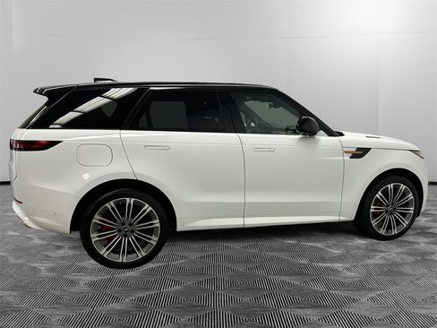 New 2025 Land Rover Range Rover Sport Dynamic SE image 6