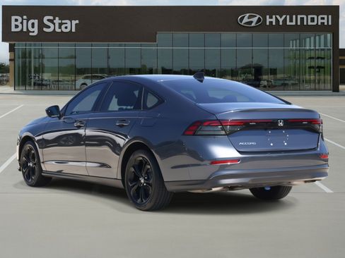 Used 2025 Honda Accord SE image 3