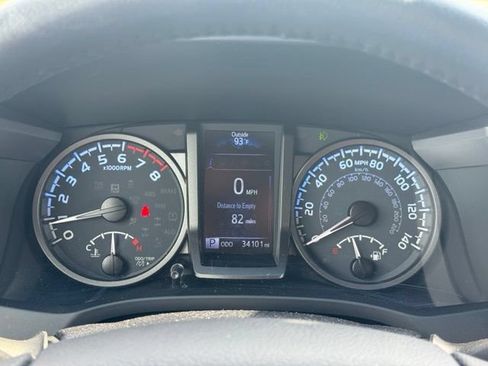 Used 2023 Toyota Tacoma TRD Off-Road w/ TRD Premium Off Road Package AWD/4WD image 24