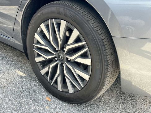 Used 2025 Nissan Altima 2.5 SV FWD image 4