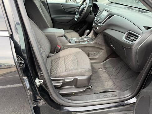 Used 2018 Chevrolet Equinox LT image 18