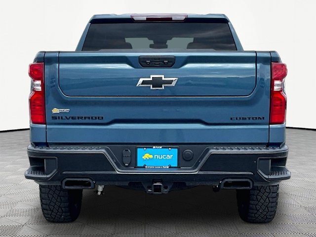 Used 2024 Chevrolet Silverado 1500 Custom Trail Boss w/ Dark Appearance Package AWD/4WD image 5