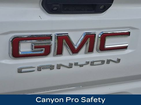 Used 2025 GMC Canyon AT4 w/ AT4 Premium Package AWD/4WD image 30