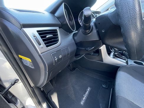 Used 2016 Hyundai Elantra GT FWD image 14