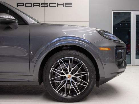 Certified 2025 Porsche Cayenne image 11