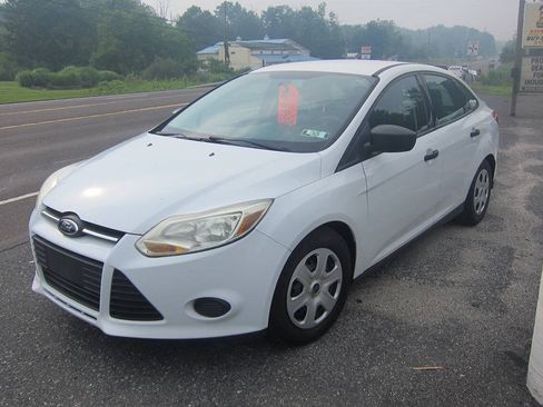 Used 2014 Ford Focus S FWD image 1
