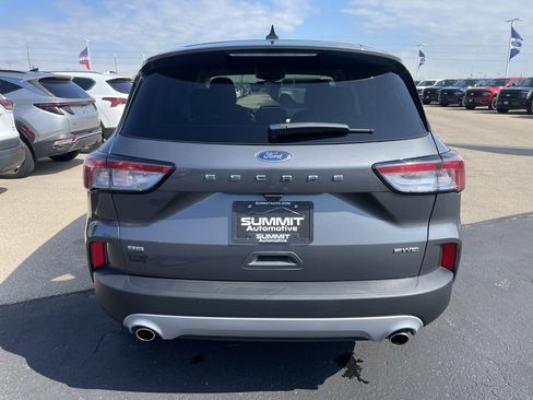 Used 2022 Ford Escape SE image 31