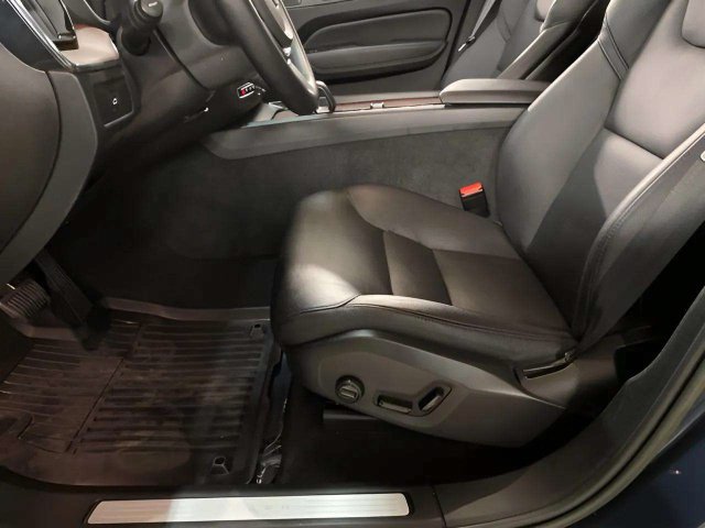 Used 2023 Volvo XC60 B5 Plus w/ Climate Package AWD/4WD image 61