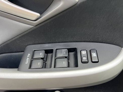 Used 2013 Toyota Prius Four w/ Deluxe Solar Roof Pkg FWD image 10