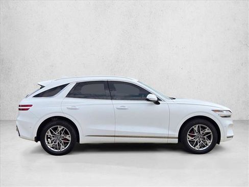 Used 2022 Genesis GV70 2.5T w/ Advanced Package AWD/4WD image 4