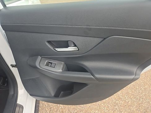New 2026 Nissan Sentra SR FWD image 27