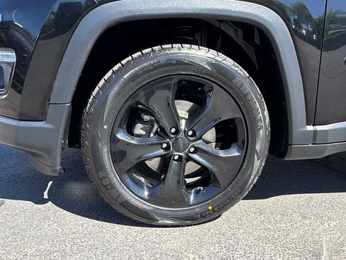 Used 2020 Jeep Compass Latitude FWD image 9