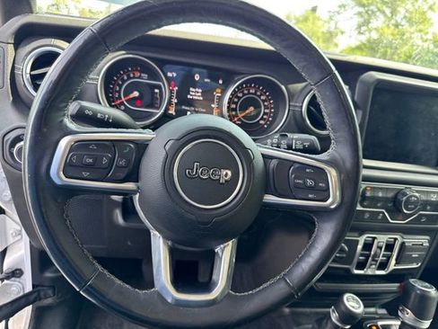 Used 2019 Jeep Wrangler Unlimited Sahara AWD/4WD image 9