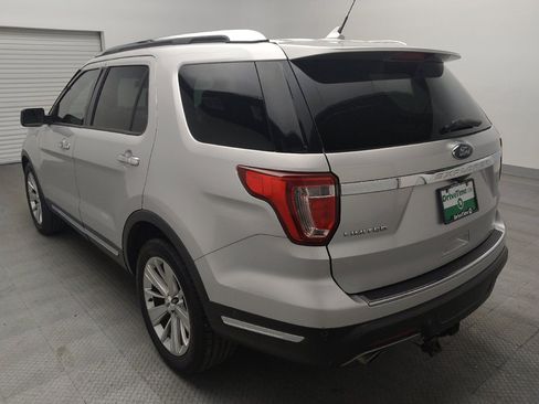 Used 2018 Ford Explorer Limited w/ Equipment Group 301A FWD image 5