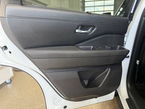 Used 2025 Nissan Pathfinder SL w/ SL Premium Package AWD/4WD image 26