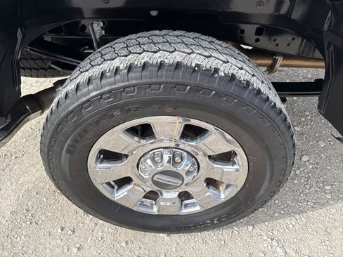 Used 2024 Ford F250 Lariat w/ Chrome Package image 35