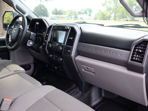 Used 2019 Ford F250 XL w/ Power Equipment Group AWD/4WD image 17