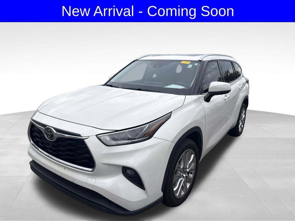 Used 2021 Toyota Highlander Limited FWD image 1
