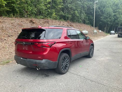Used 2022 Chevrolet Traverse RS FWD image 5