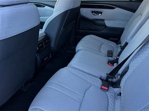 Certified 2023 Honda Pilot LX image 13