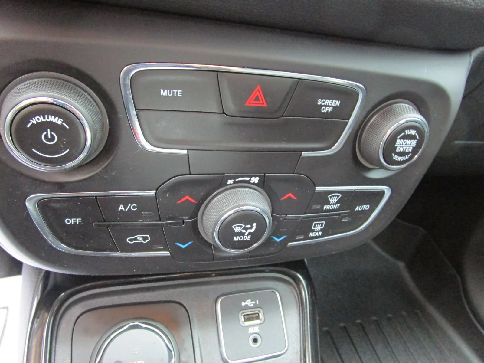 Used 2019 Jeep Compass Limited AWD/4WD image 17