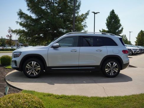 Used 2026 Mercedes-Benz GLB 250 4MATIC image 4