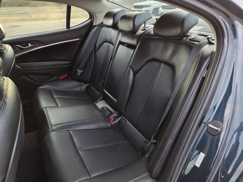 Used 2025 Genesis G70 2.5T image 21