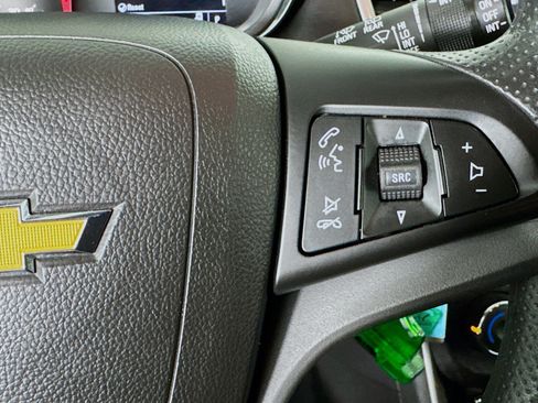 Used 2022 Chevrolet Trax LS w/ Tint and Cruise Package AWD/4WD image 13