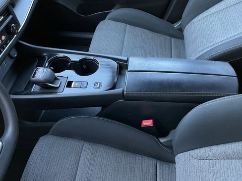 Used 2023 Nissan Rogue SV image 33