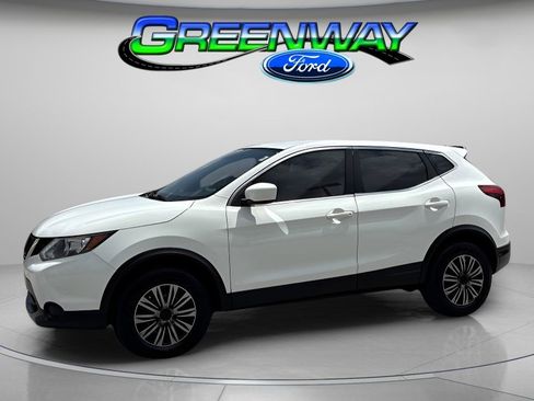 Used 2019 Nissan Rogue Sport S FWD image 1