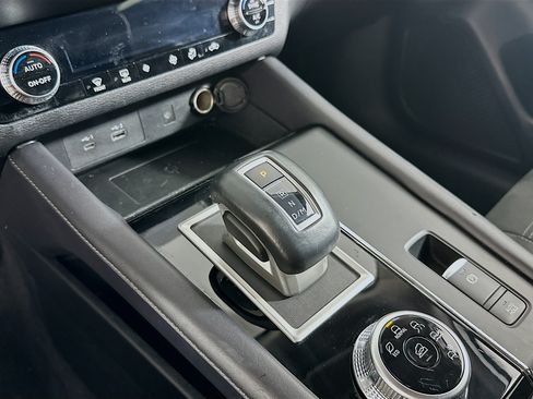 Used 2024 Mitsubishi Outlander SE FWD image 24