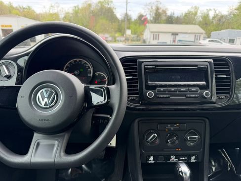 Used 2013 Volkswagen Beetle 2.5 FWD image 29