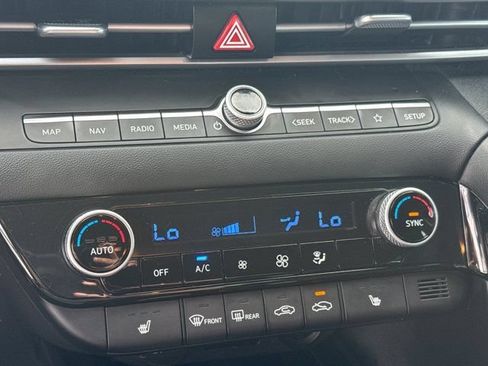 Used 2023 Hyundai Elantra SEL w/ Convenience Package FWD image 13