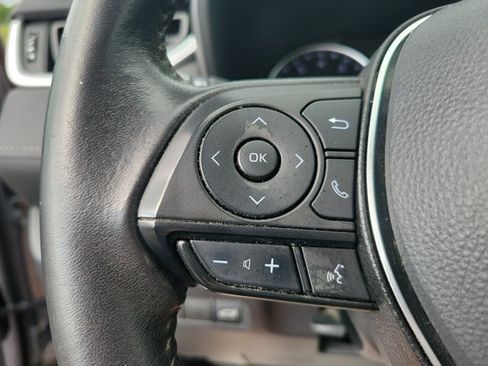 Used 2022 Toyota RAV4 XLE Premium FWD image 16