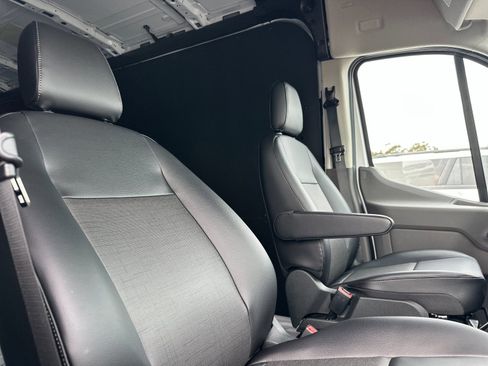 New 2026 Ford Transit 250 148 Medium Roof image 19